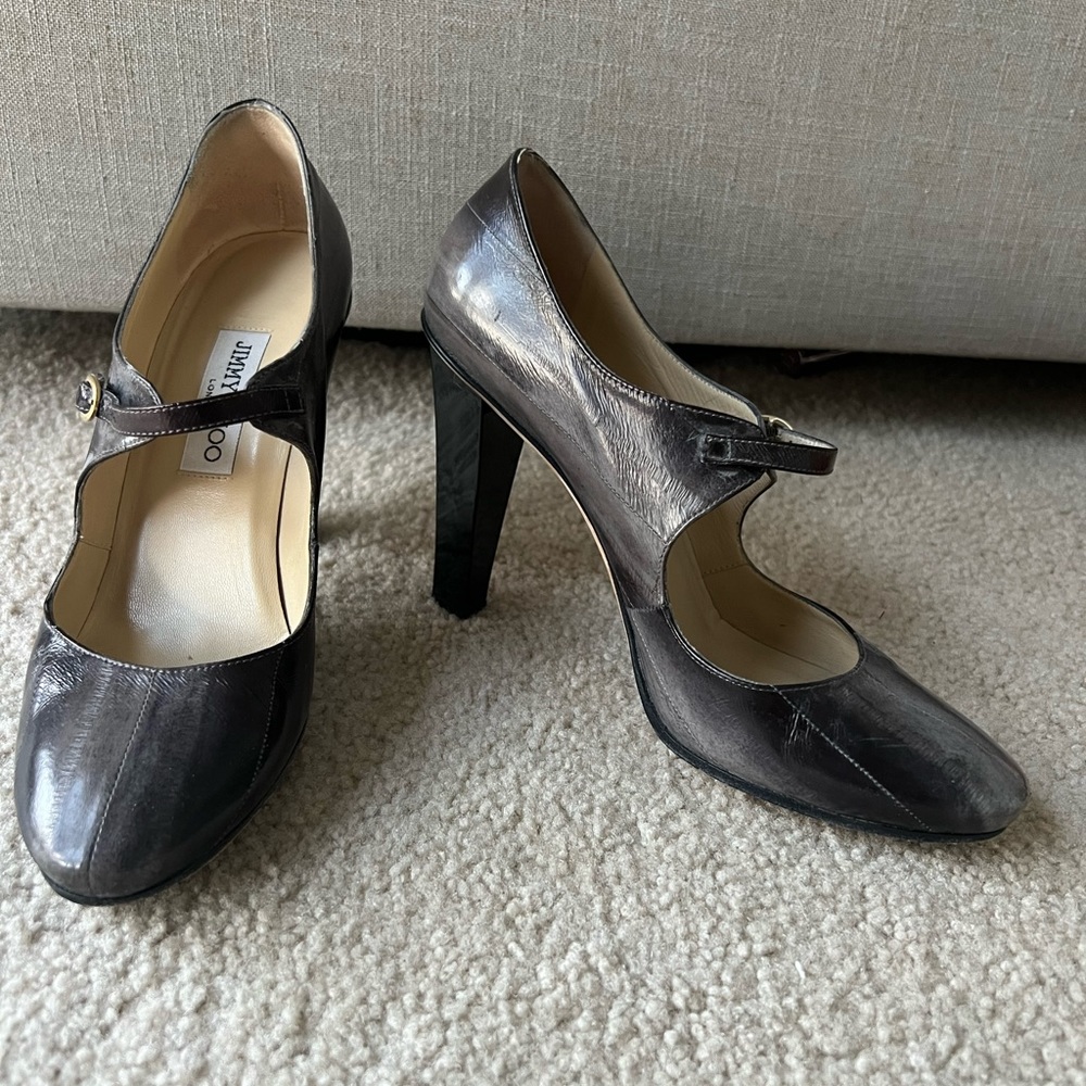 Jimmy Choo Gray Heels with clasp